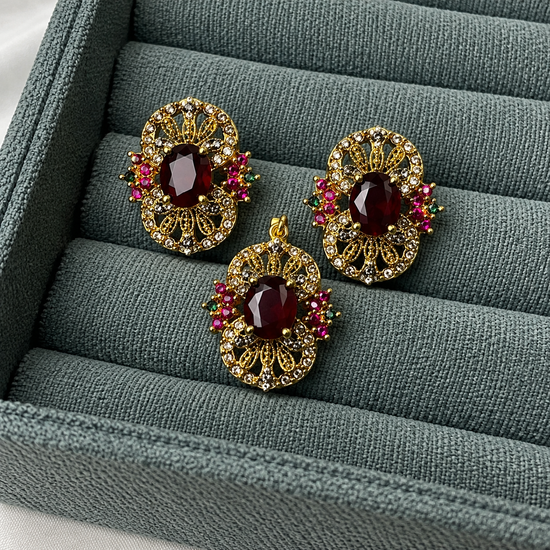 Regal Charm Pendant Set