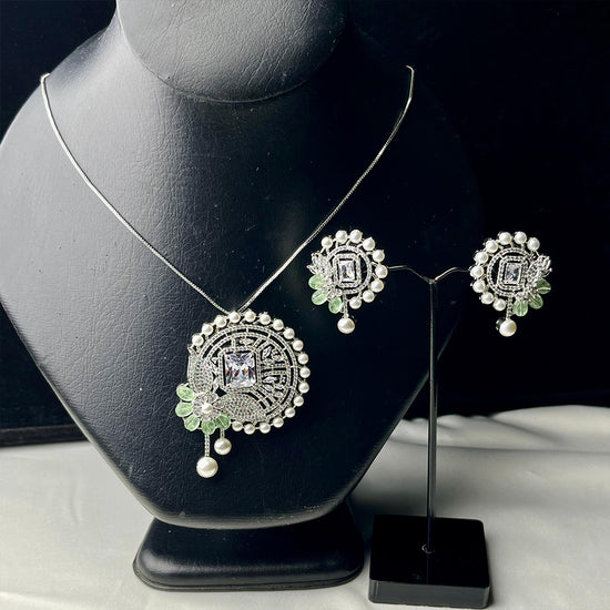 Elysian Pearl Necklace Set