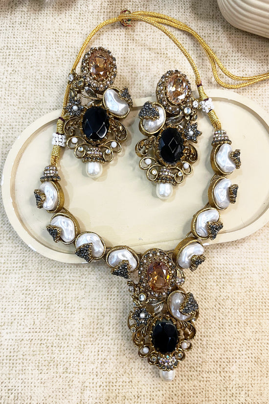 Dur-e-Shehwar Choker Set