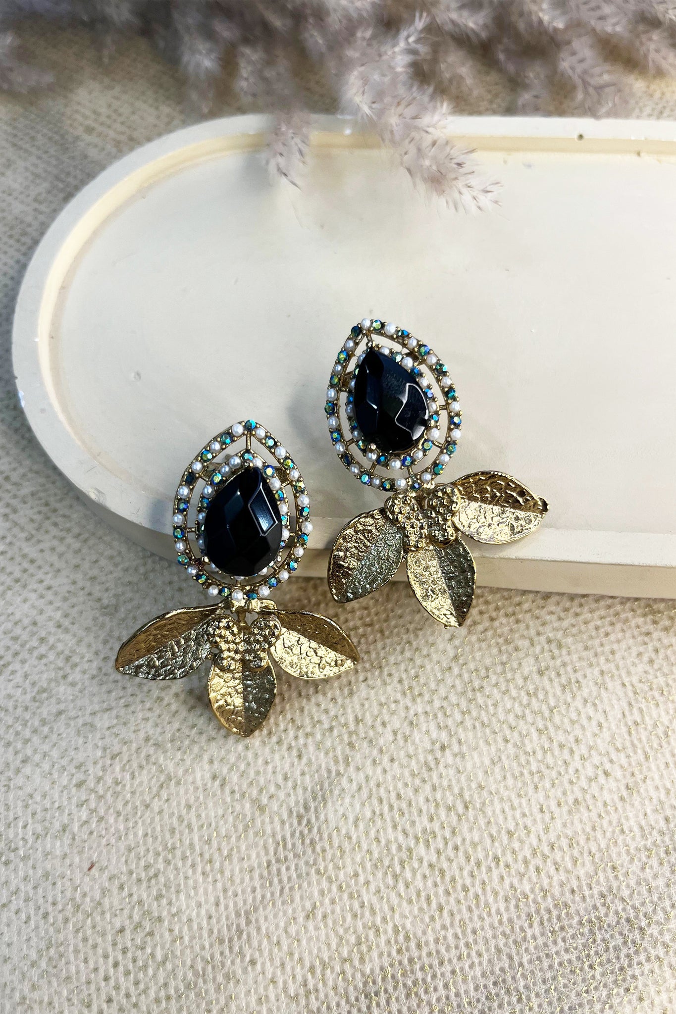 Dew Drop Earrings (Gold)