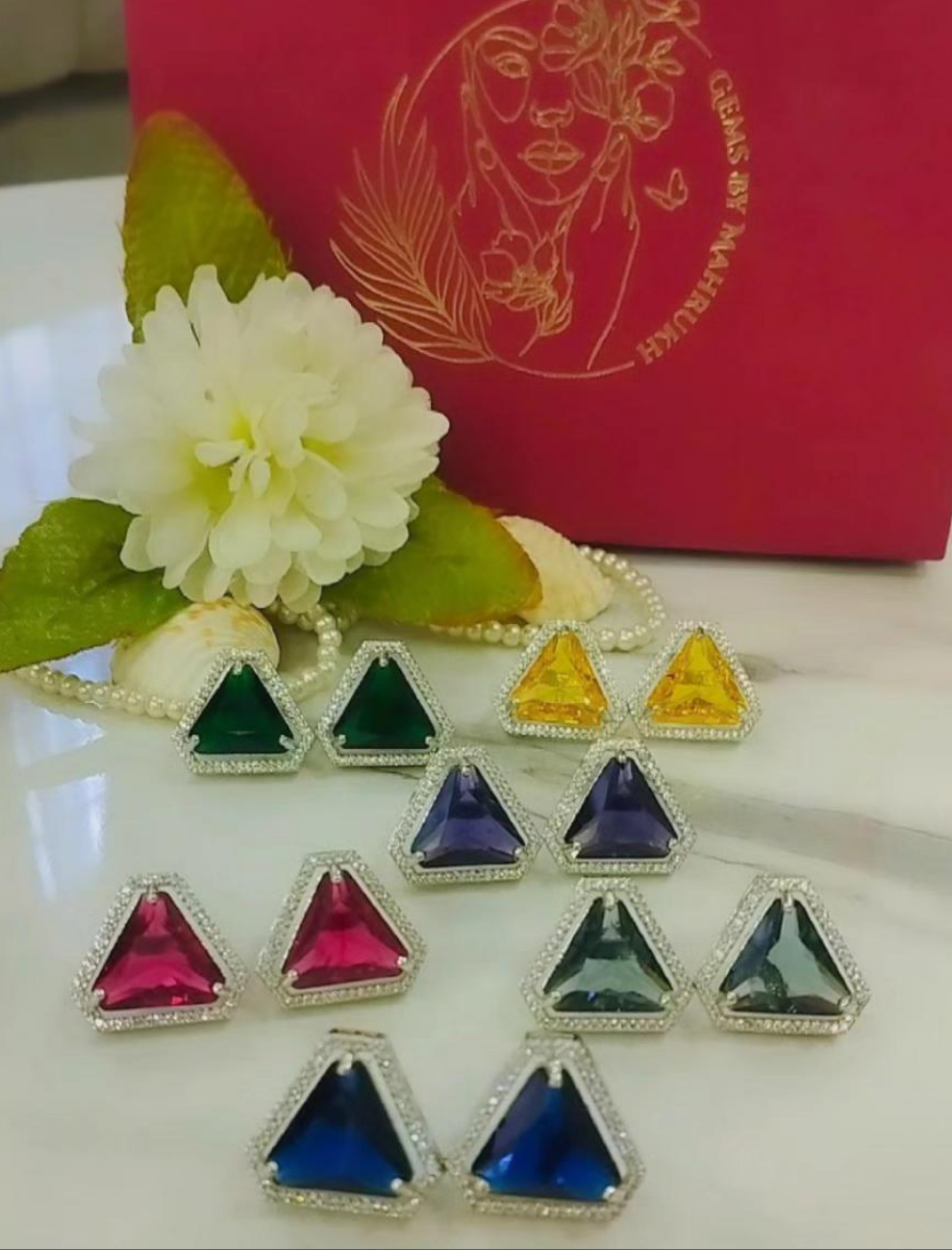 Triangle studs