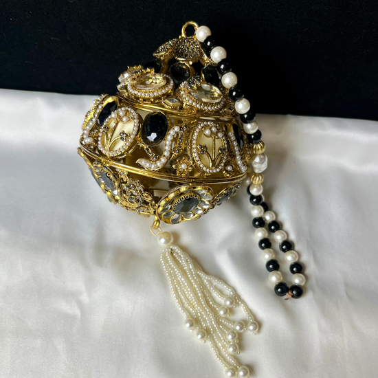 Heirloom potli clutch