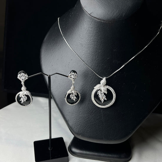 Obsidian Bloom Necklace Set