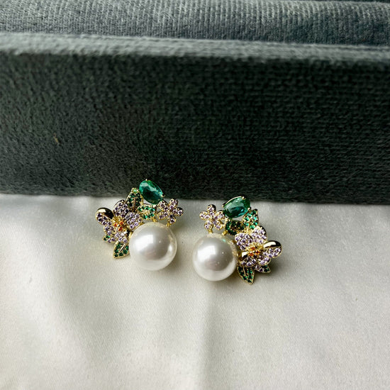 Pearl Glow Studs