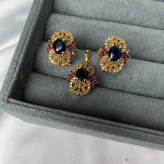 Regal Radiance Pendant Set