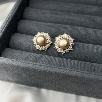 Pearl Nova Studs