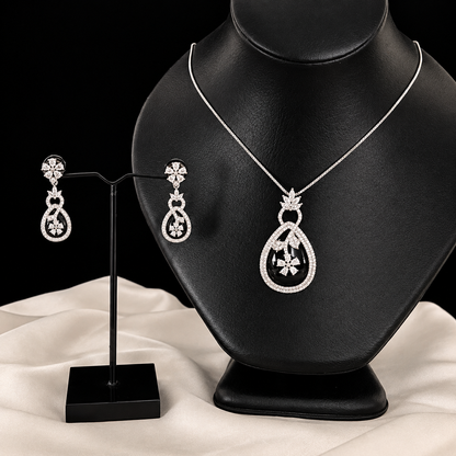 Flora Teardrop Necklace Set