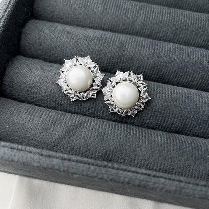 Pearl Nova Studs