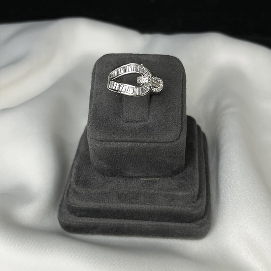 Elia Ring